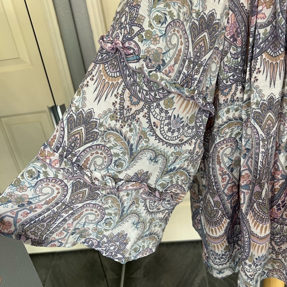 Zac & Rachel Woman Size‎ 1X Paisley Floral Blouse Ruffle Tiered Bell Sleeve - Picture 6 of 9